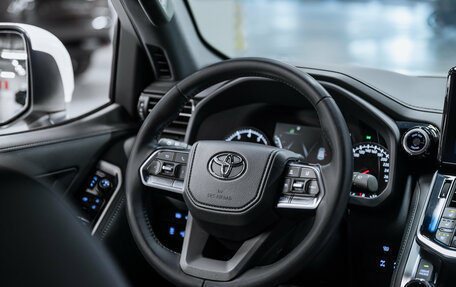 Toyota Land Cruiser, 2024 год, 12 950 000 рублей, 13 фотография
