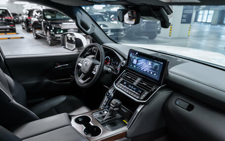 Toyota Land Cruiser, 2024 год, 12 950 000 рублей, 12 фотография