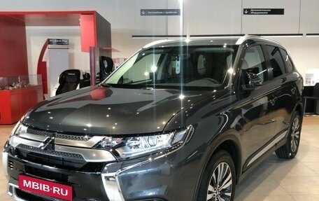 Mitsubishi Outlander III рестайлинг 3, 2021 год, 2 550 000 рублей, 1 фотография