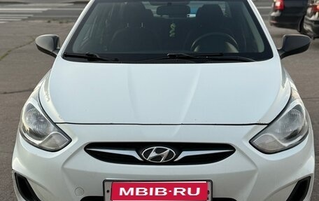 Hyundai Solaris II рестайлинг, 2013 год, 520 000 рублей, 1 фотография
