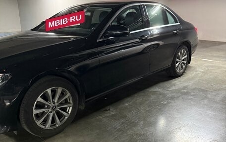 Mercedes-Benz E-Класс, 2020 год, 2 450 000 рублей, 4 фотография