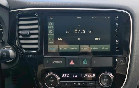 Mitsubishi Outlander III рестайлинг 3, 2022 год, 2 550 000 рублей, 20 фотография