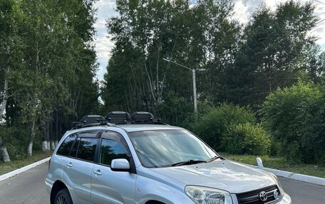 Toyota RAV4, 2004 год, 950 000 рублей, 2 фотография
