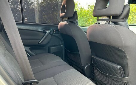 Toyota RAV4, 2004 год, 950 000 рублей, 10 фотография