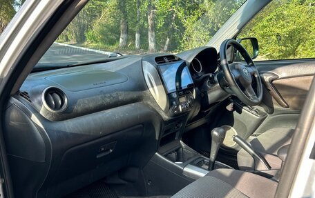 Toyota RAV4, 2004 год, 950 000 рублей, 8 фотография