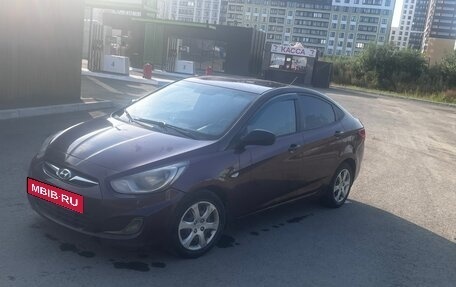 Hyundai Solaris II рестайлинг, 2012 год, 580 000 рублей, 2 фотография