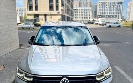 Volkswagen Tiguan II, 2021 год, 2 700 000 рублей, 4 фотография