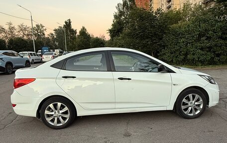 Hyundai Solaris II рестайлинг, 2013 год, 520 000 рублей, 4 фотография