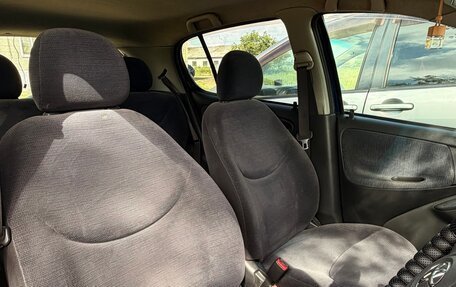 Toyota Vitz, 2003 год, 480 000 рублей, 2 фотография