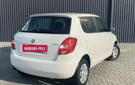 Skoda Fabia II, 2013 год, 650 000 рублей, 3 фотография