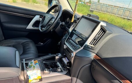 Toyota Land Cruiser 200, 2016 год, 7 300 000 рублей, 6 фотография