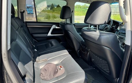 Toyota Land Cruiser 200, 2016 год, 7 300 000 рублей, 9 фотография