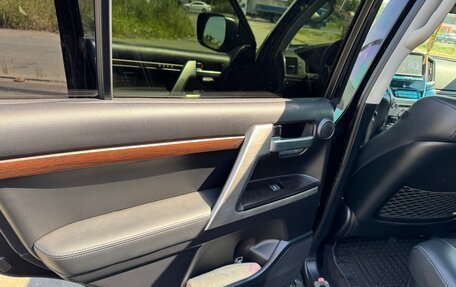 Toyota Land Cruiser 200, 2016 год, 7 300 000 рублей, 26 фотография