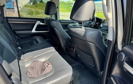 Toyota Land Cruiser 200, 2016 год, 7 300 000 рублей, 27 фотография