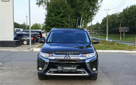 Mitsubishi Outlander III рестайлинг 3, 2020 год, 2 320 000 рублей, 6 фотография