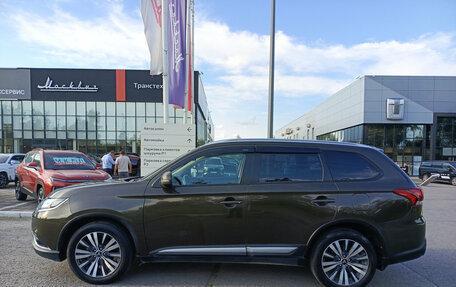 Mitsubishi Outlander III рестайлинг 3, 2020 год, 2 320 000 рублей, 12 фотография