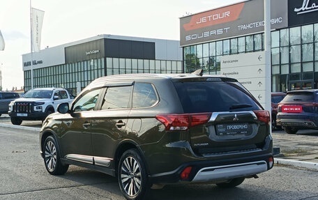 Mitsubishi Outlander III рестайлинг 3, 2020 год, 2 320 000 рублей, 11 фотография