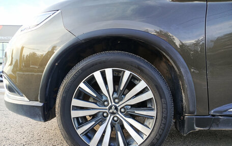 Mitsubishi Outlander III рестайлинг 3, 2020 год, 2 320 000 рублей, 22 фотография