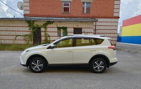 Toyota RAV4, 2018 год, 2 200 000 рублей, 8 фотография