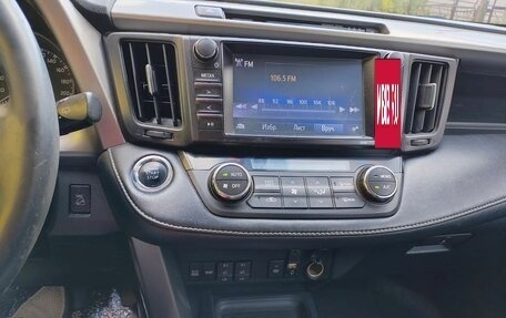 Toyota RAV4, 2018 год, 2 200 000 рублей, 11 фотография