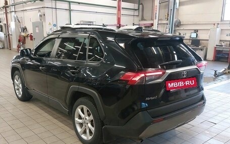 Toyota RAV4, 2020 год, 2 520 000 рублей, 10 фотография