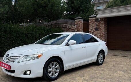 Toyota Camry, 2011 год, 1 600 000 рублей, 2 фотография