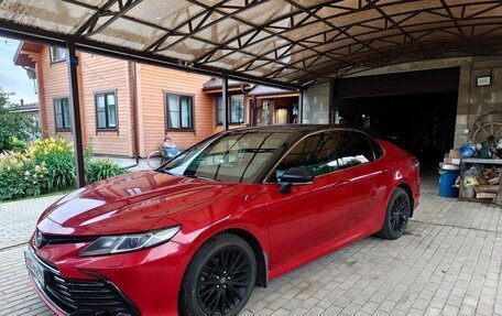 Toyota Camry, 2021 год, 3 100 000 рублей, 2 фотография