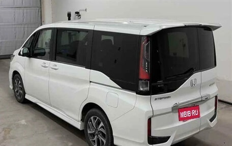 Honda Stepwgn IV, 2022 год, 2 250 000 рублей, 3 фотография