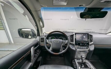 Toyota Land Cruiser 200, 2016 год, 5 697 000 рублей, 8 фотография