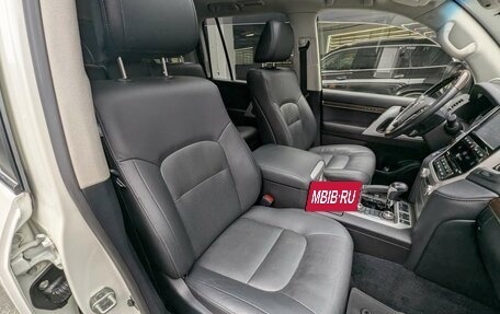 Toyota Land Cruiser 200, 2016 год, 5 697 000 рублей, 13 фотография