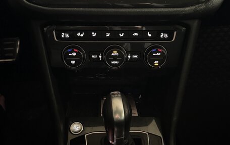 Volkswagen Tiguan II, 2018 год, 1 900 000 рублей, 13 фотография