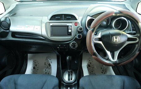 Honda Fit III, 2010 год, 699 000 рублей, 16 фотография