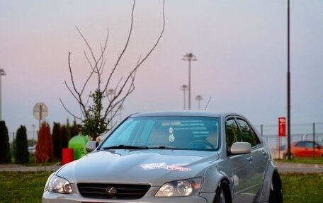 Lexus IS II рестайлинг 2, 1999 год, 2 000 000 рублей, 1 фотография