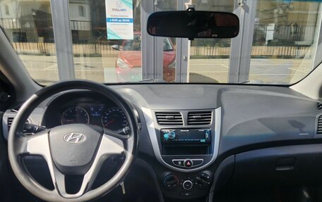Hyundai Solaris II рестайлинг, 2012 год, 520 000 рублей, 13 фотография