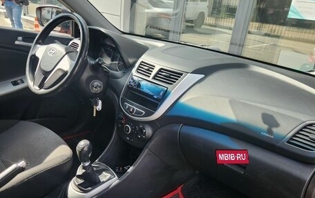 Hyundai Solaris II рестайлинг, 2012 год, 520 000 рублей, 17 фотография