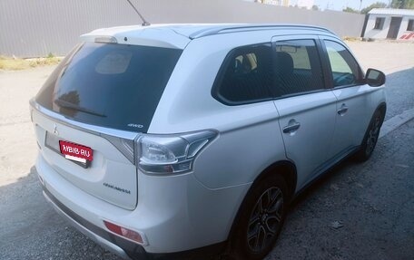 Mitsubishi Outlander III рестайлинг 3, 2014 год, 1 629 000 рублей, 3 фотография