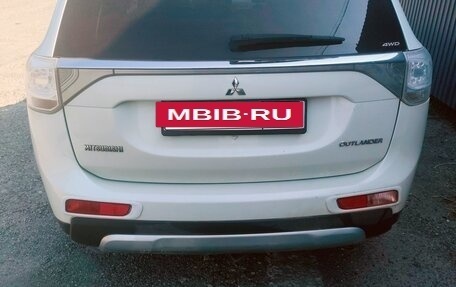 Mitsubishi Outlander III рестайлинг 3, 2014 год, 1 629 000 рублей, 6 фотография