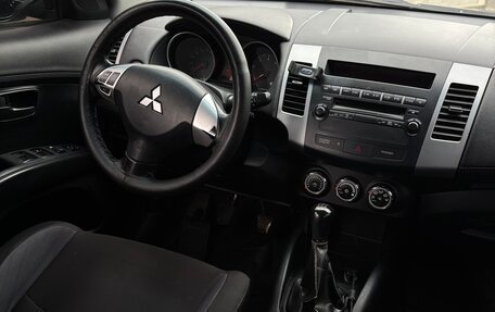 Mitsubishi Outlander III рестайлинг 3, 2010 год, 620 000 рублей, 6 фотография