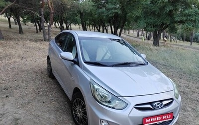 Hyundai Solaris II рестайлинг, 2012 год, 930 000 рублей, 1 фотография