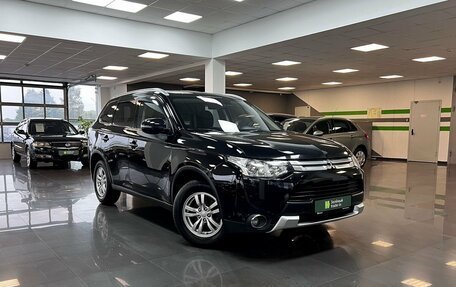 Mitsubishi Outlander III рестайлинг 3, 2014 год, 1 545 000 рублей, 5 фотография