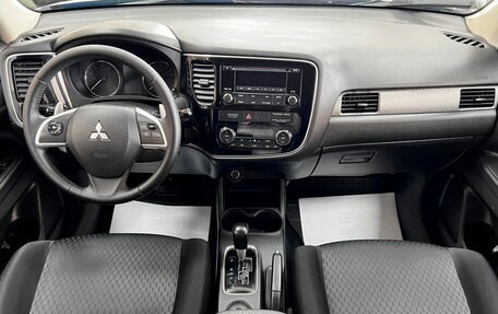 Mitsubishi Outlander III рестайлинг 3, 2014 год, 1 545 000 рублей, 10 фотография