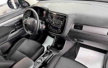 Mitsubishi Outlander III рестайлинг 3, 2014 год, 1 545 000 рублей, 13 фотография