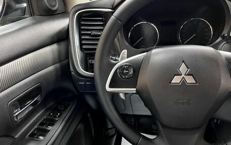 Mitsubishi Outlander III рестайлинг 3, 2014 год, 1 545 000 рублей, 15 фотография