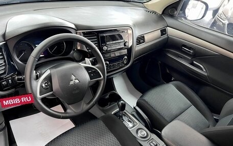 Mitsubishi Outlander III рестайлинг 3, 2014 год, 1 545 000 рублей, 8 фотография