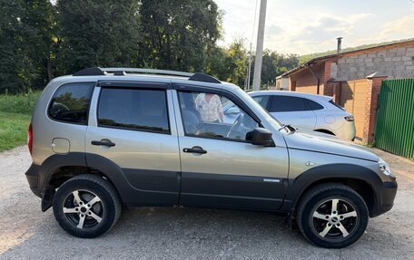 Chevrolet Niva I рестайлинг, 2013 год, 570 000 рублей, 2 фотография