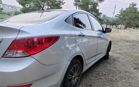Hyundai Solaris II рестайлинг, 2012 год, 930 000 рублей, 8 фотография