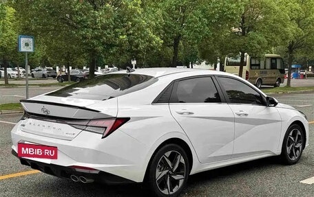 Hyundai Elantra, 2022 год, 1 100 000 рублей, 10 фотография