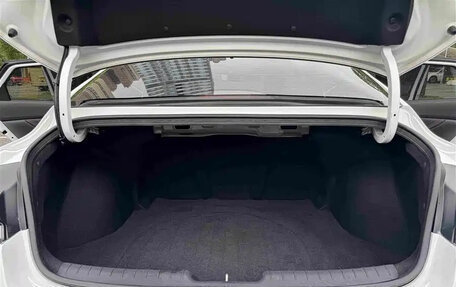 Hyundai Elantra, 2022 год, 1 100 000 рублей, 28 фотография