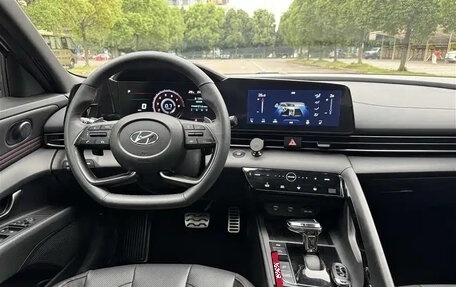 Hyundai Elantra, 2022 год, 1 100 000 рублей, 18 фотография