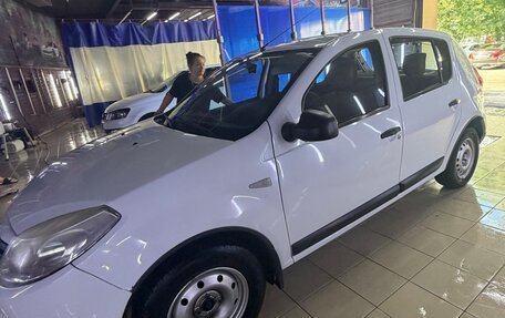 Renault Sandero I, 2012 год, 599 000 рублей, 2 фотография